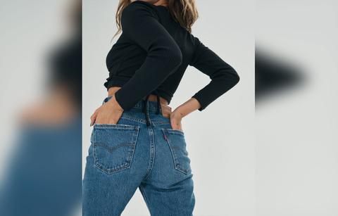 hailey bieber gets flexible for levis