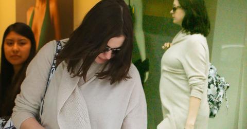 Anne Hathaway Pregnant Christmas Shopping