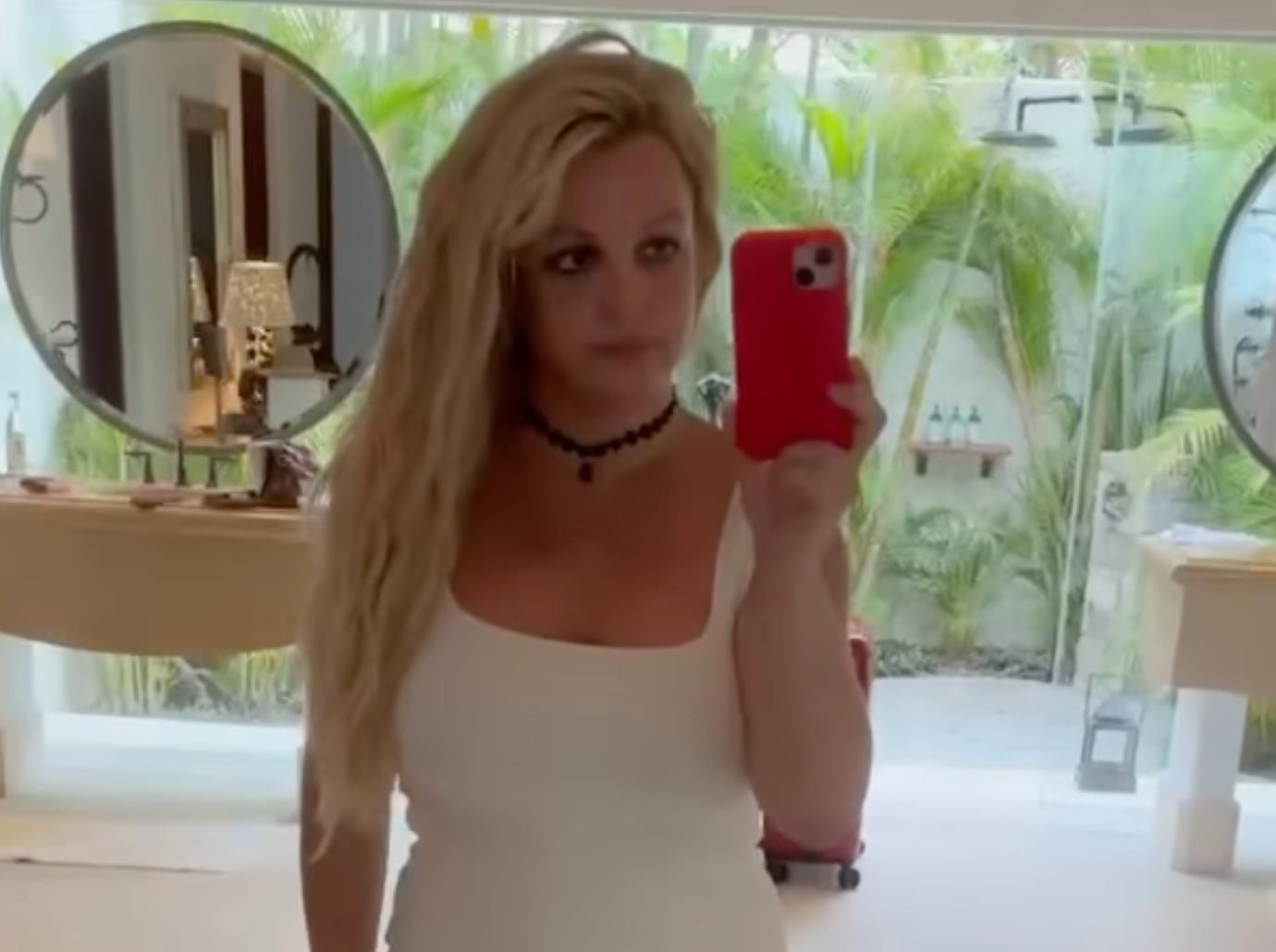 britney spears shops forever  money problems finances