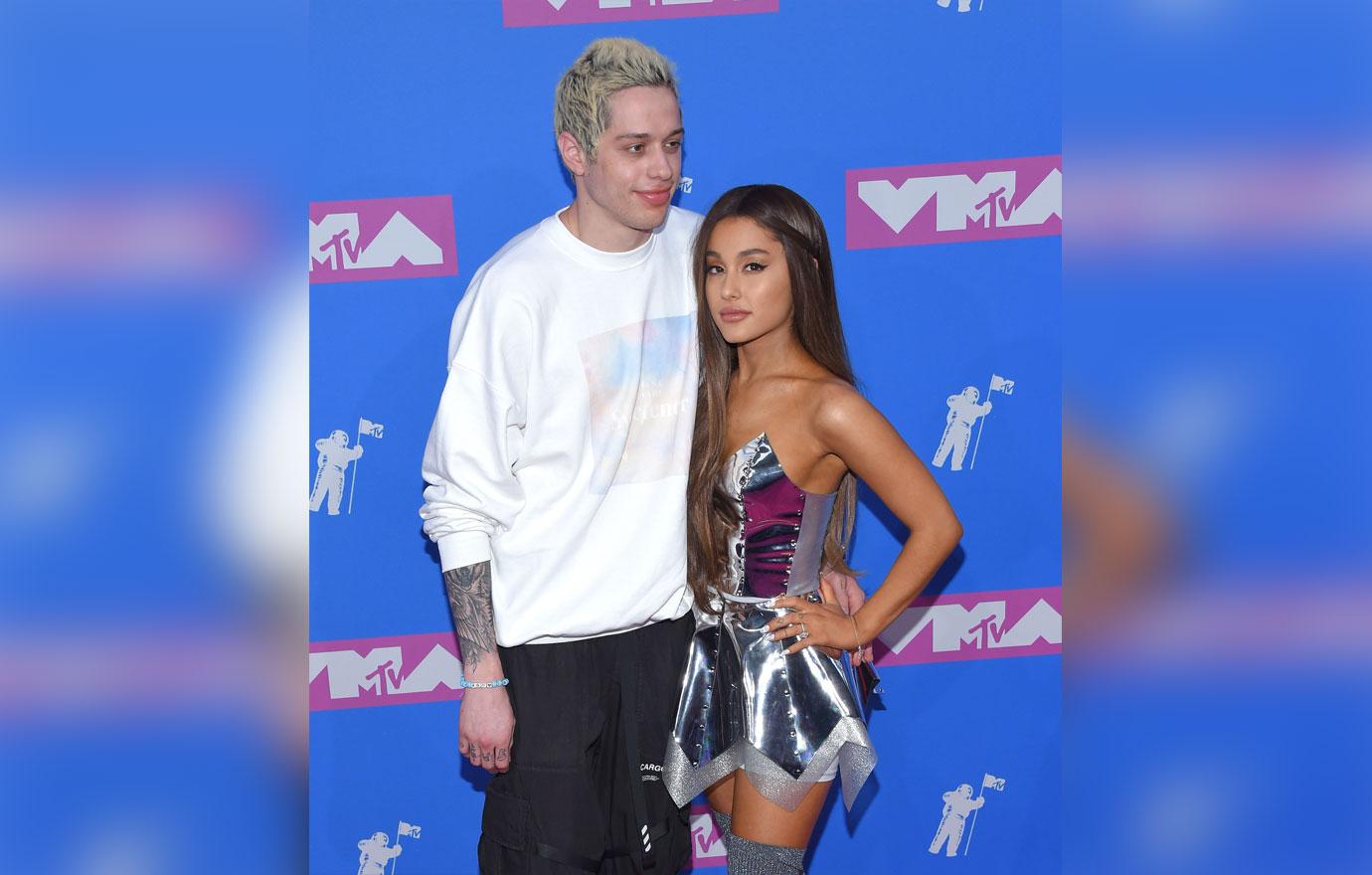 Ariana grande quits social media split pete davidson 1