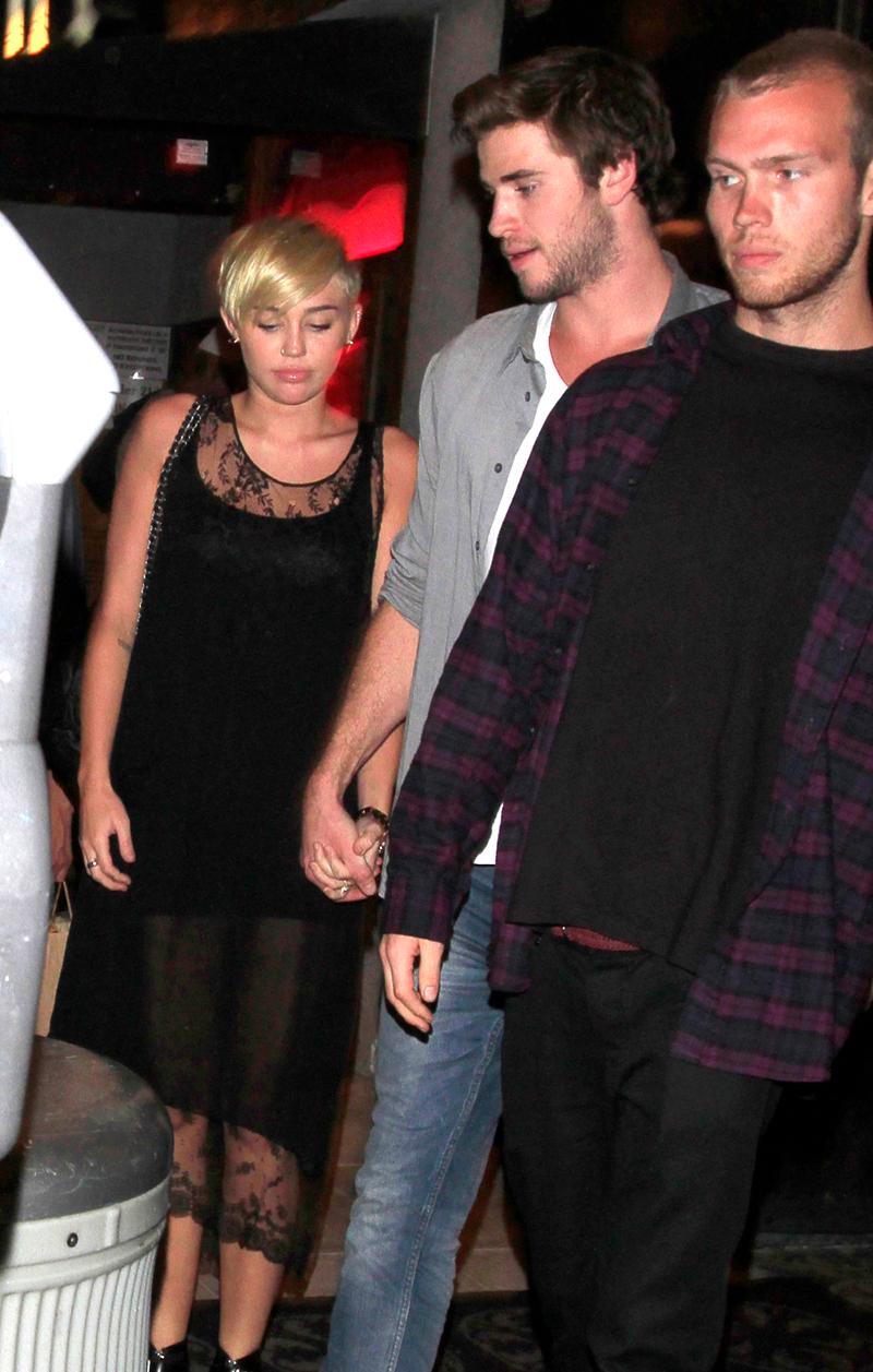 miley cyrus engaged liam hemsworth ring