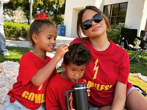 chrissy teigen defends herself son hasnt eaten vegetable having power