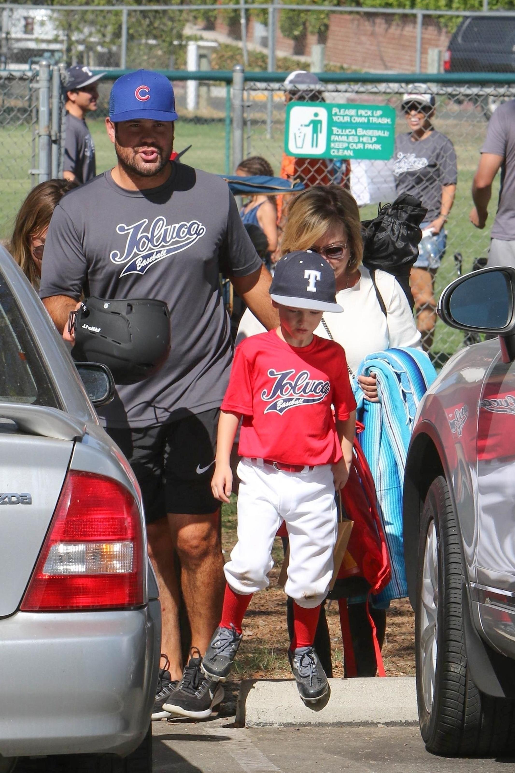 Hilary Duff meets up with ex Mike Comrie for Luca&#8217;s baseball game