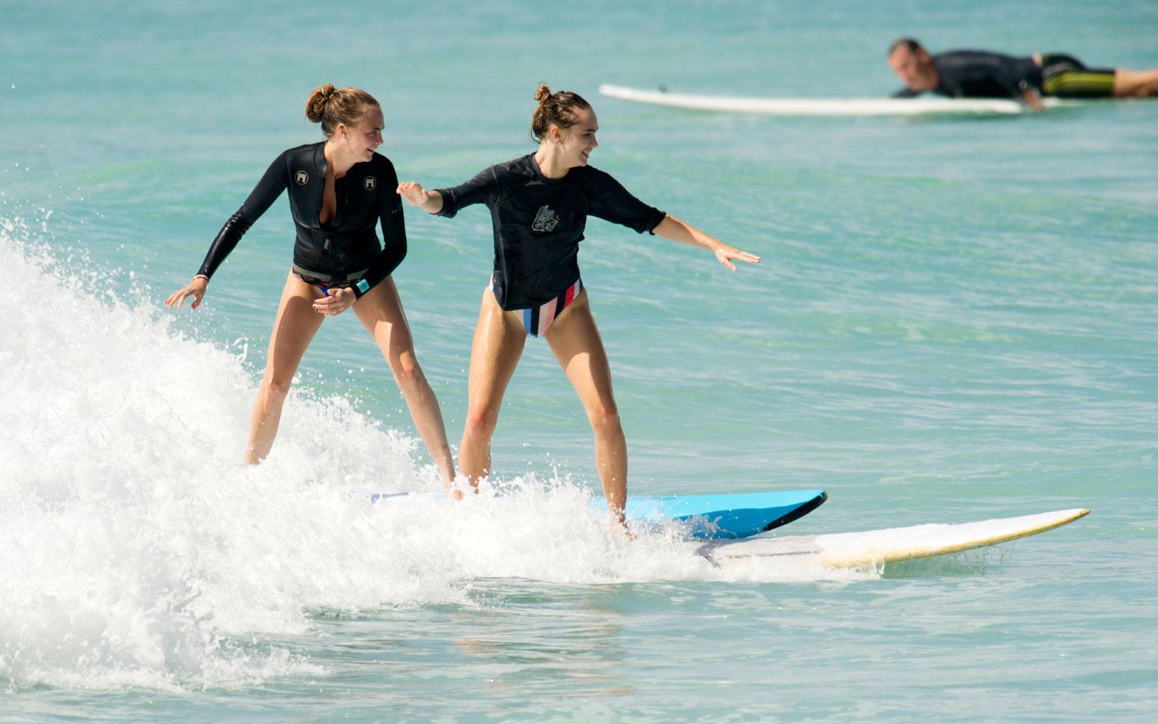 Cara Delevingne Bikini Supermodel Suki Waterhouse Surfing