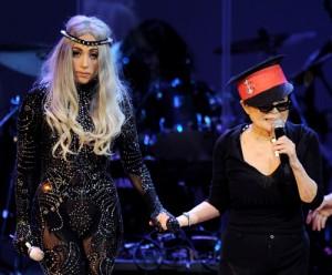 2010__10__Lady_Gaga_Oct4_78 300&#215;248.jpg