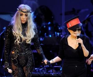 2010__10__Lady_Gaga_Oct4_78 300×248.jpg