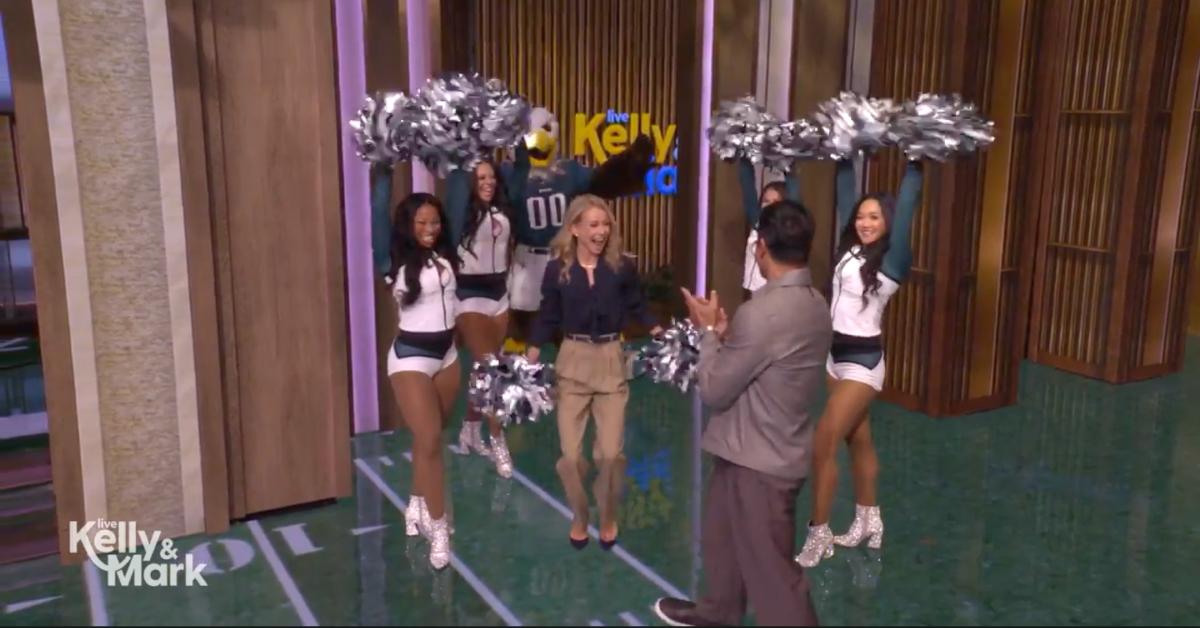 Image of Kelly Ripa's favorite NFL team, the Philadelphia Eagles, beat Mark Consuelos' Tampa Bay Bucaneers.
