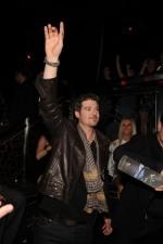 2009__11__93289374dt022_robin_thicke_ 150×225.jpg
