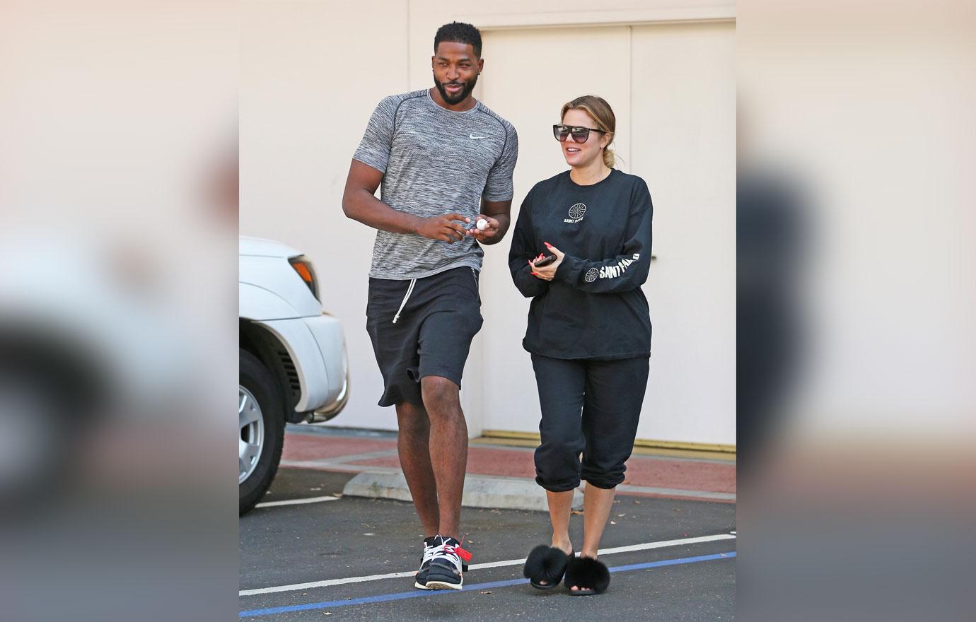 Khloe kardashian holidays without boyfriend