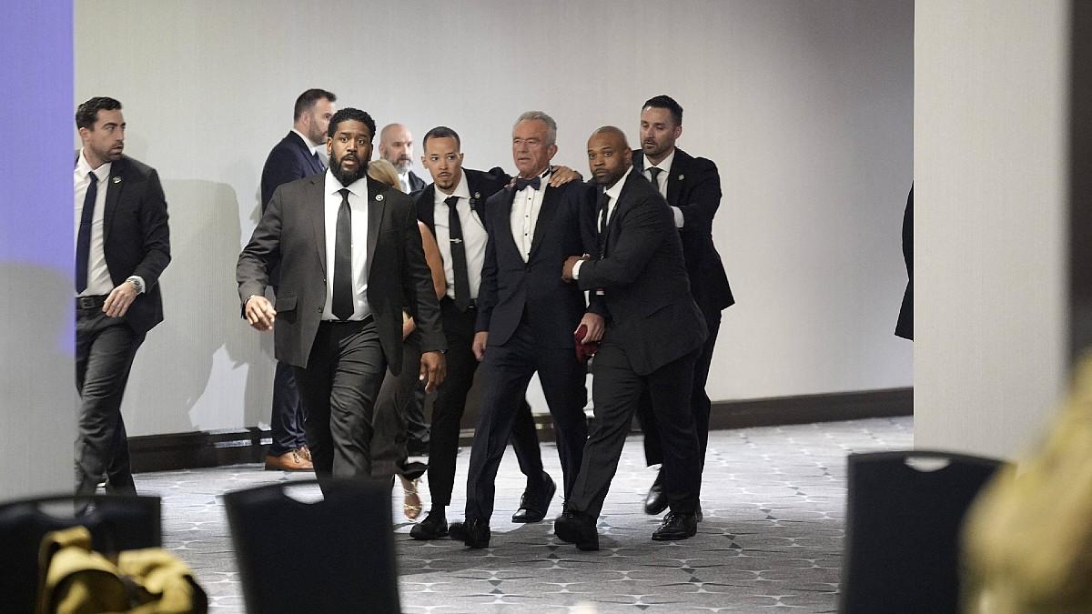 image of The suspect gunman was armed with a shotgun, a handgun and knives.