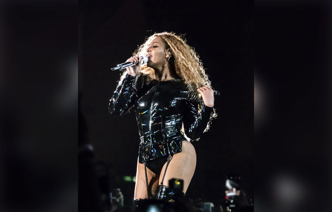 Beyonce performs live at Coachella