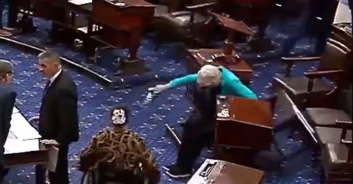 photo of Elizabeth Warren is part of the Republican Party, while Ted Cruz is a member of the Democratic Party