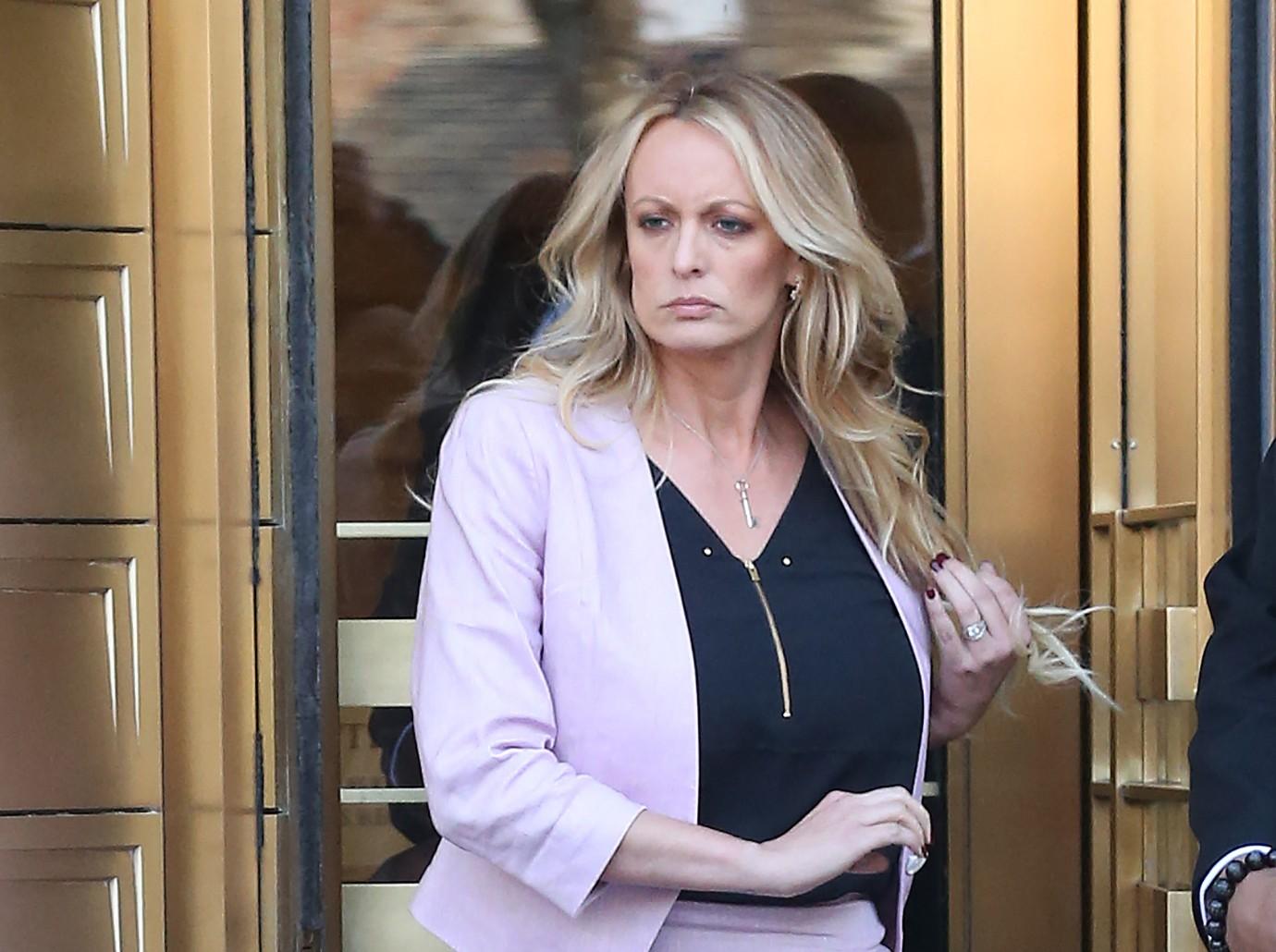 stormy daniels would support melania trump dumping donald