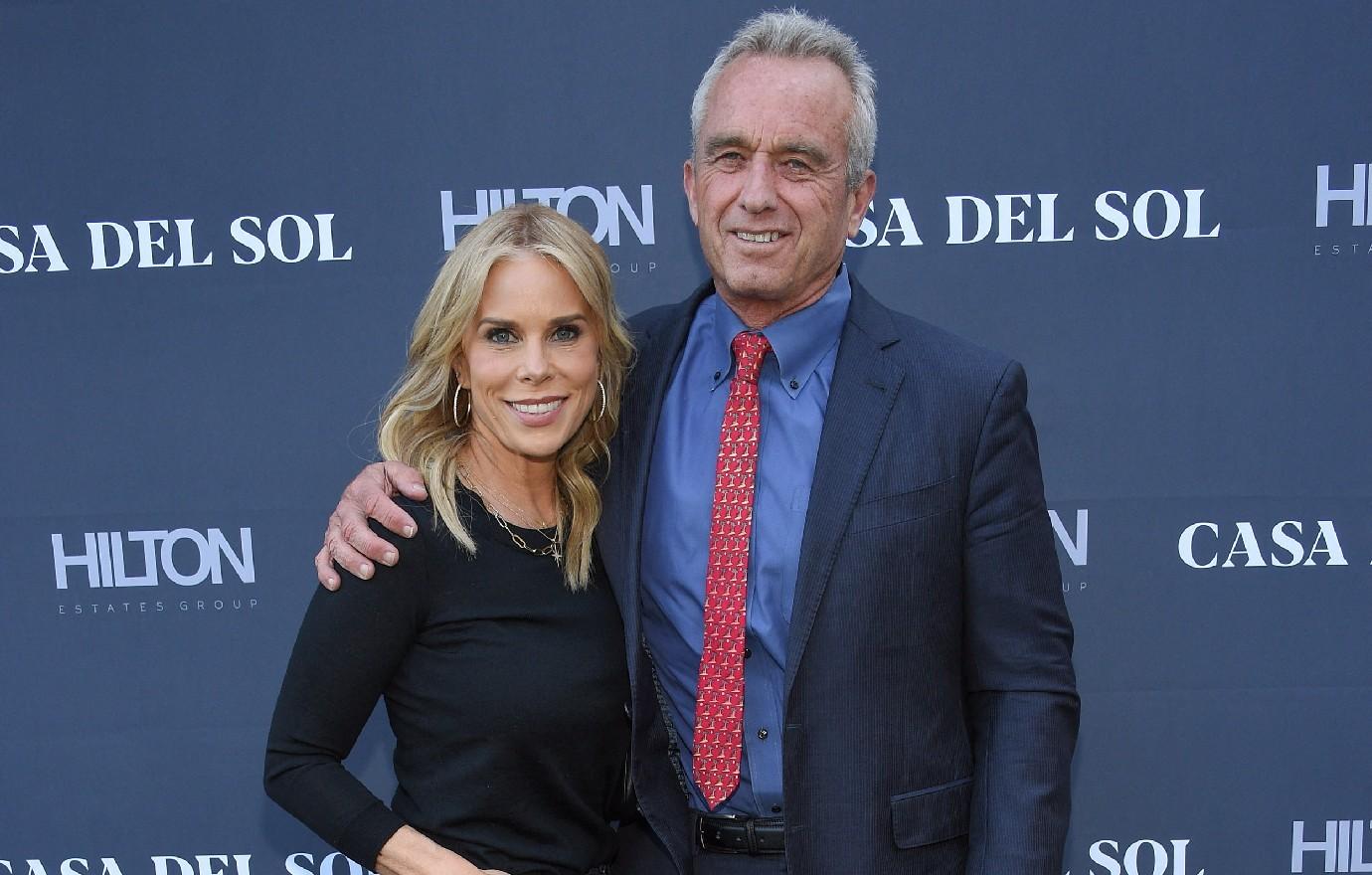 robert f kennedy jr cheryl hines ditches wedding ring affair reporter