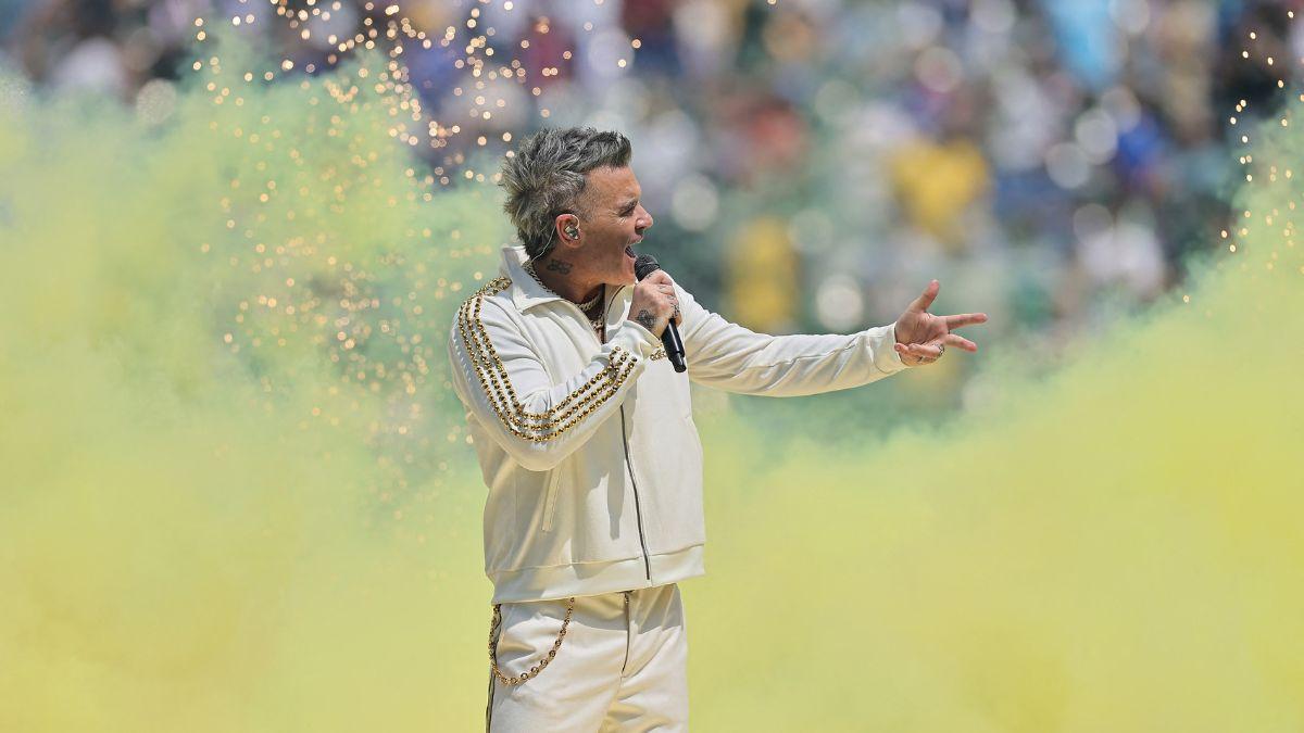 Image of Robbie Williams' weight loss medication allegedly caused his vision to deteriorate.