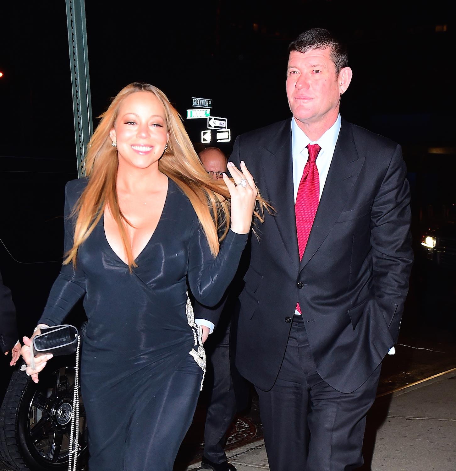 EXCLUSIVE: ***PREMIUM EXCLUSIVE RATES APPLY* *NO WEB UNTIL 1.30AM PST, JANUARY 23, 2016*** Newly engaged Mariah Carey shows off her huge engagement ring as she steps out with James Packer in New York City