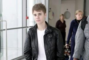 2011__03__justin_bieber_march3_2901 300×204.jpg