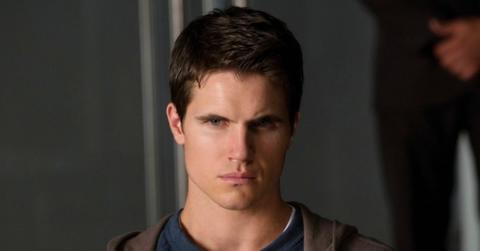 Ok_100913_tomorrow people robbie amell