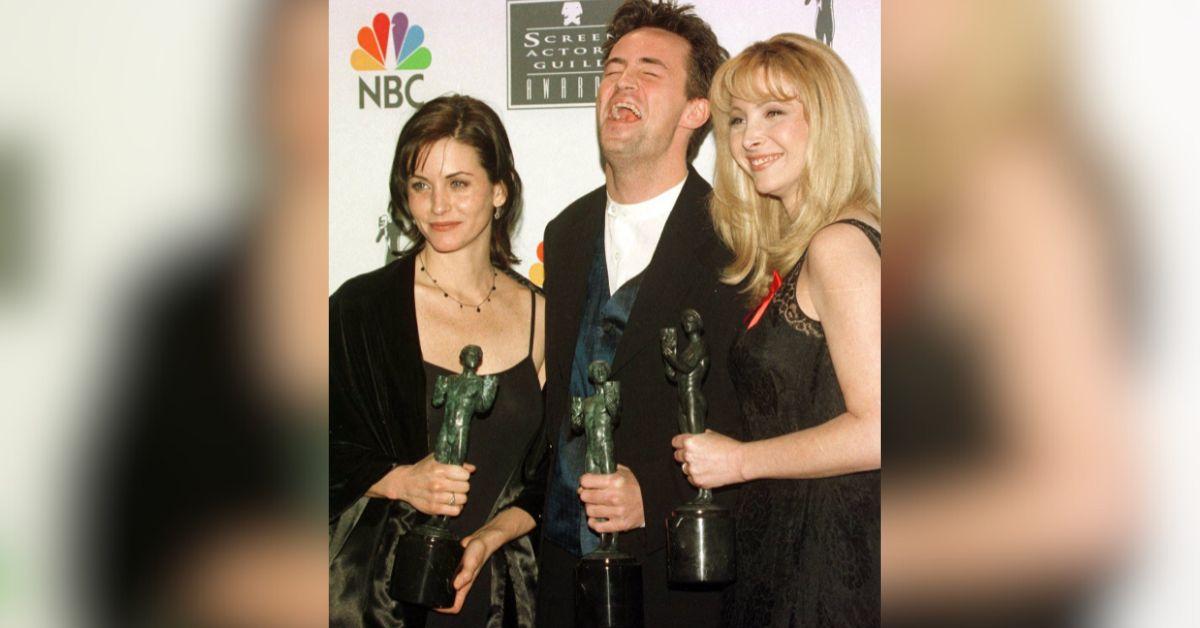 matthew perry courteney cox honors death