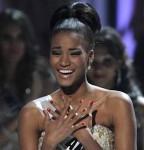 2011__09__Leila_Lopes_Sept13 144×150.jpg