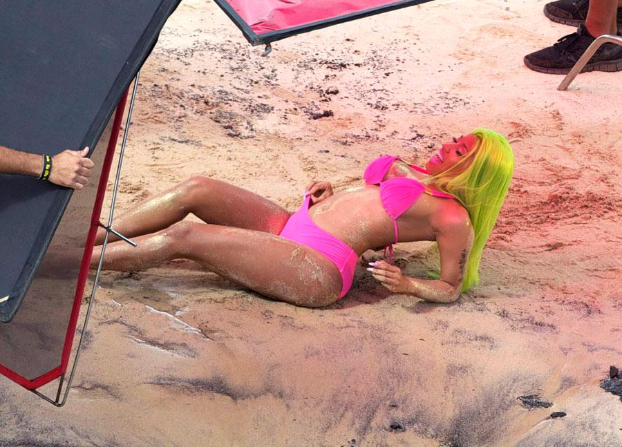 Nicki minaj curviest beach bodies splash