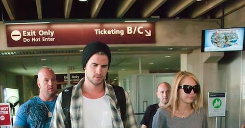 Miley cyrus liam hemsworth july18 0005.jpg