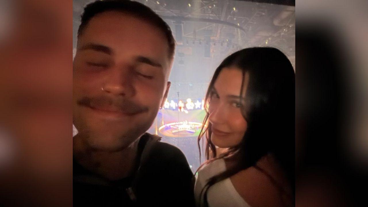 Image of Justin and Hailey Bieber posed for a sweet selfie while attending a Kacey Musgraves concert together.