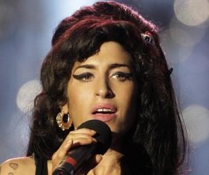 2011__08__Amy Winehouse Aug23newsbt 300×282.jpg