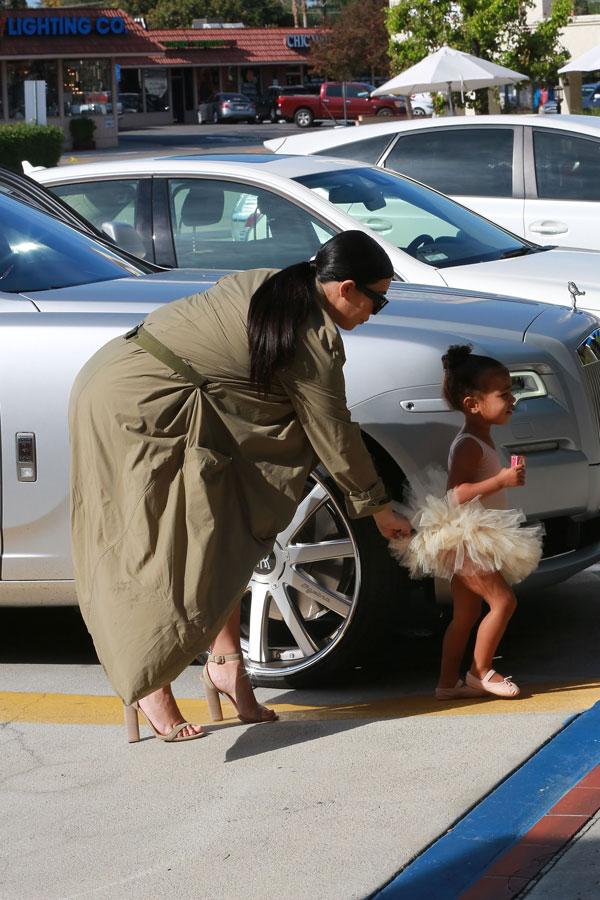 Kim kardashian north ballet class 07