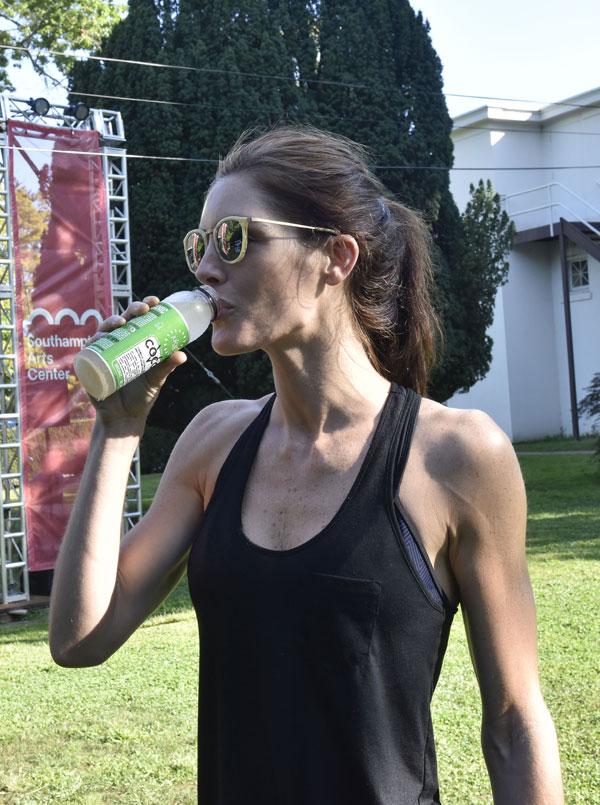 Sean avery hilary rhoda host southampton sweat 4