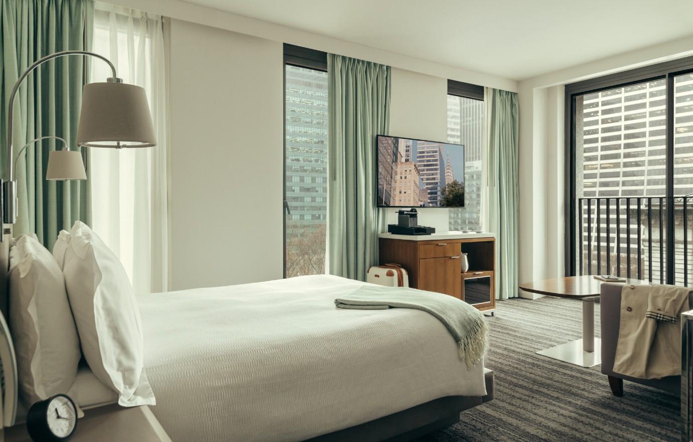 studio view with queen bed cornerqueenparkroomparkterracehighres