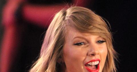 Taylor Swift performs live on stage for ‘Jimmy Kimmel Live!’ in Hollywood, CA