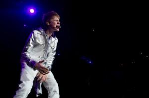 2011__03__bieber_0138march_15 300&#215;198.jpg