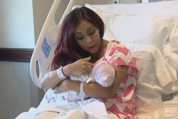 Snooki gives birth giovanna