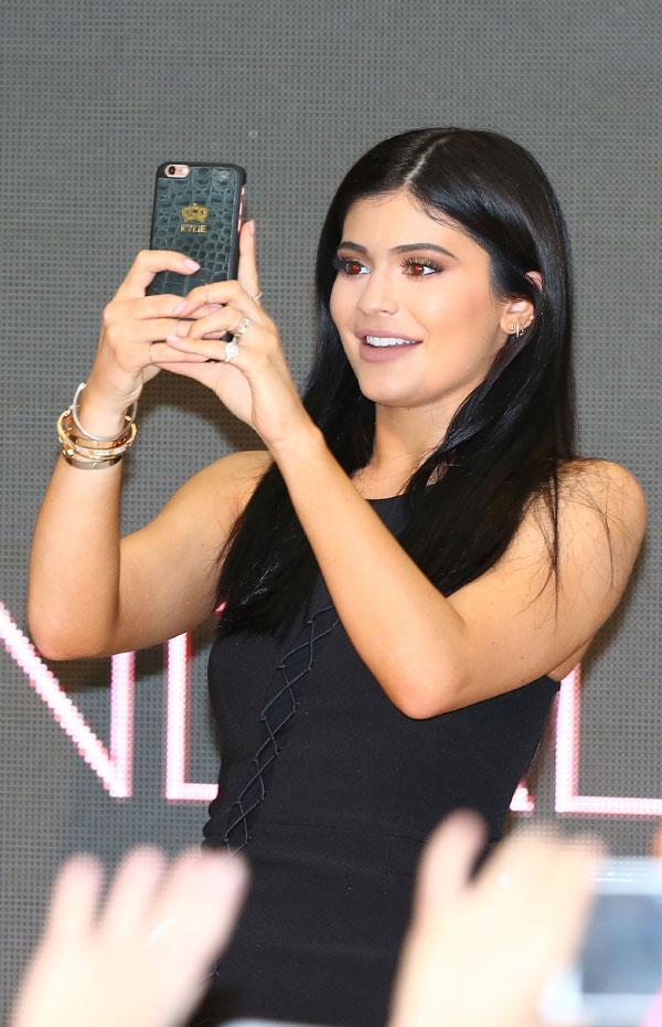 Kylie jenner losing friends self absorbed 02