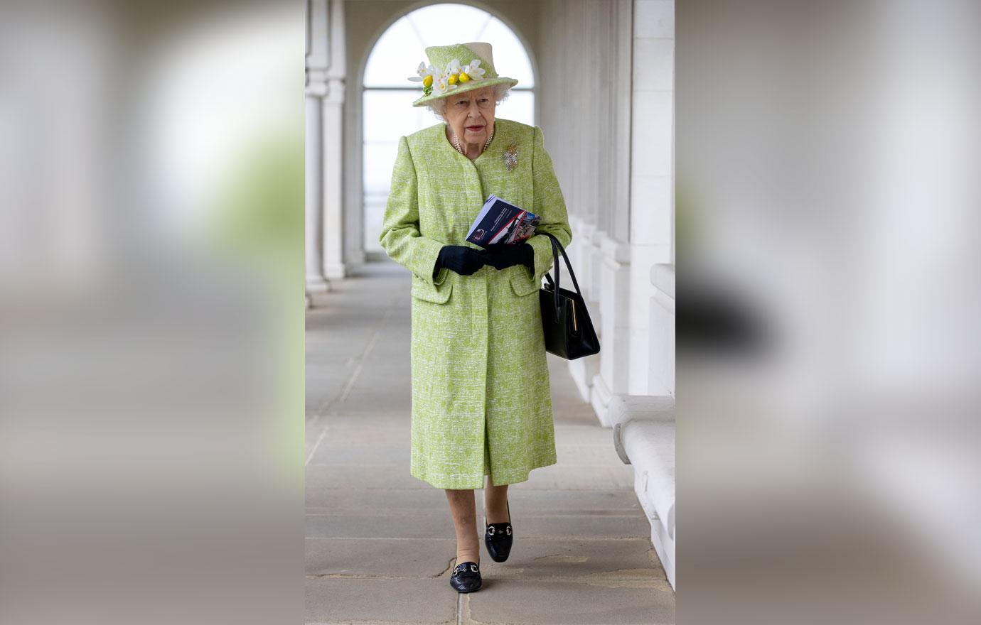 queen elizabeth visits royal australian air force memorial