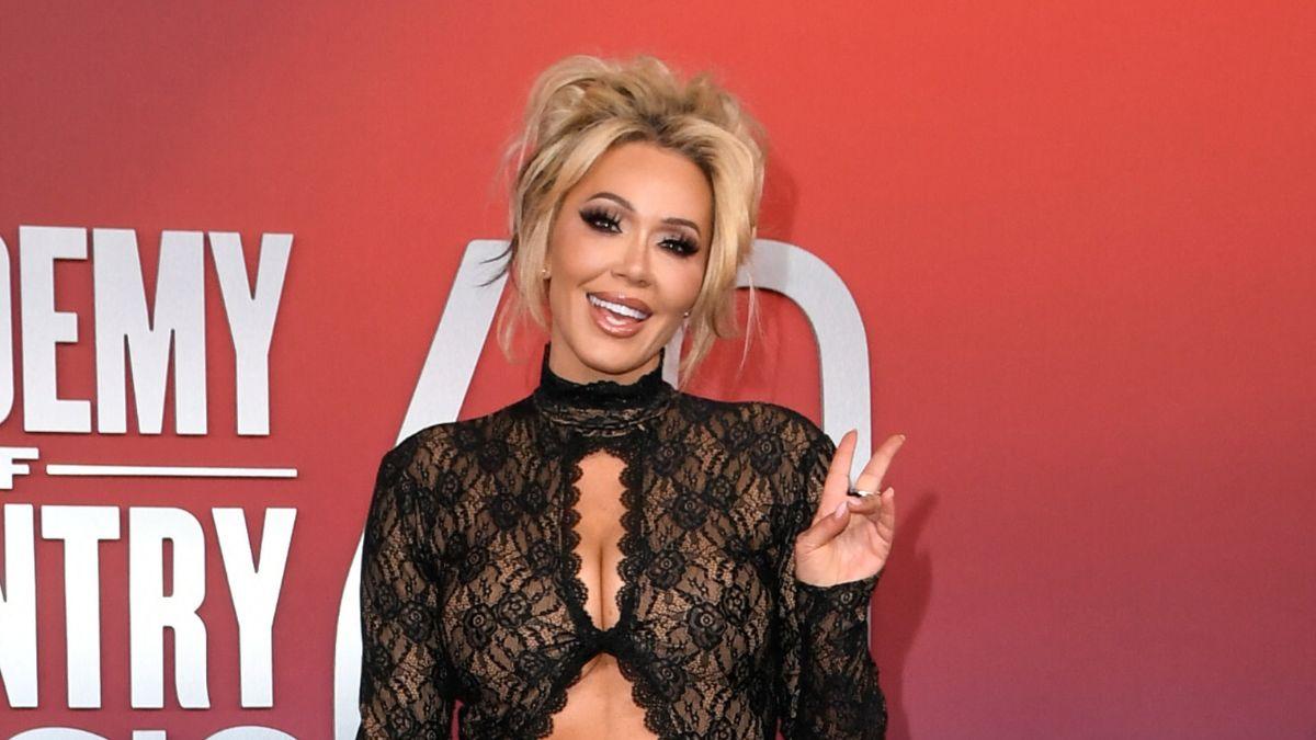 bunnie xo memoir stripped down biggest bombshells