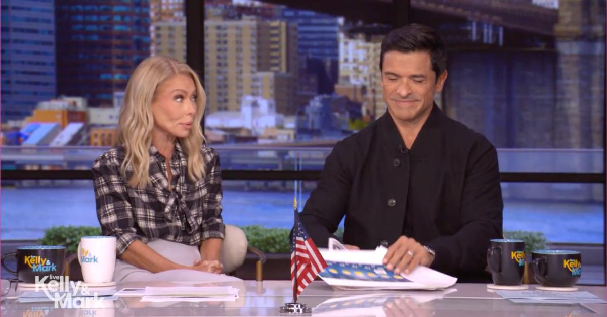 Image of Kelly Ripa yelled at her husband, Mark Consuelos, for lecturing their lighting guy.