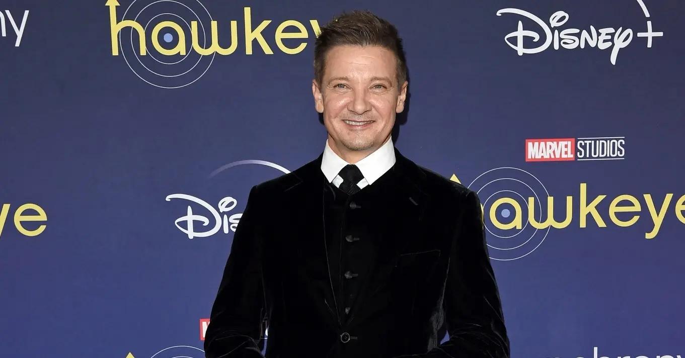 jessica simpson still thinks jeremy renner hot eric johnson split