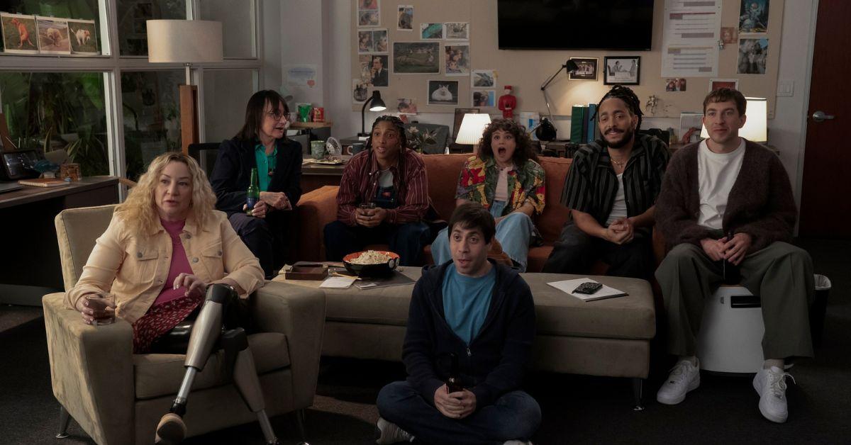 hacks season plot cast release date updates