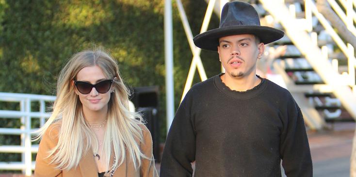 Ashlee Simpson and Evan Ross share a kiss after a meal at Mauro&#8217;s