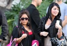 2010__01__jersey_shore_cast_13_442 225&#215;155.jpg