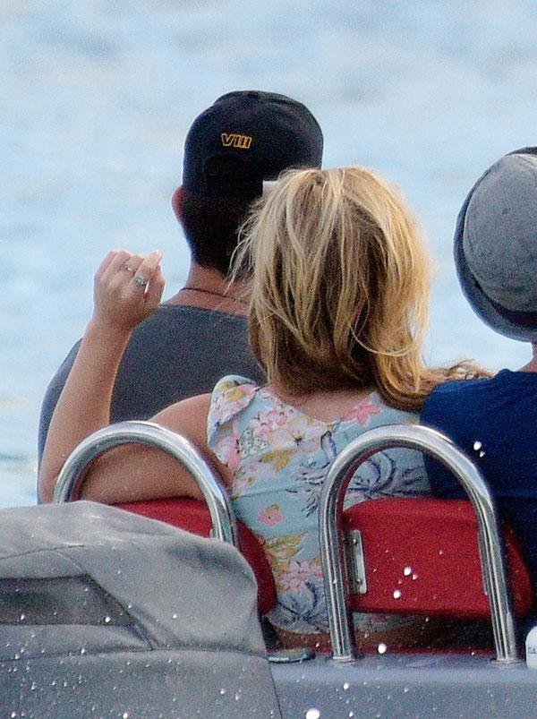 Billie lourd taylor lautner vacation photos st barts 007