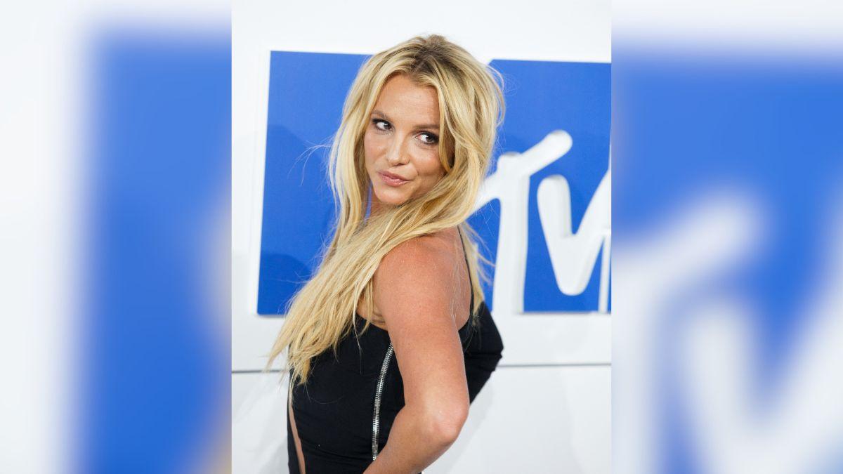 Image of The singer took steps toward recovery.