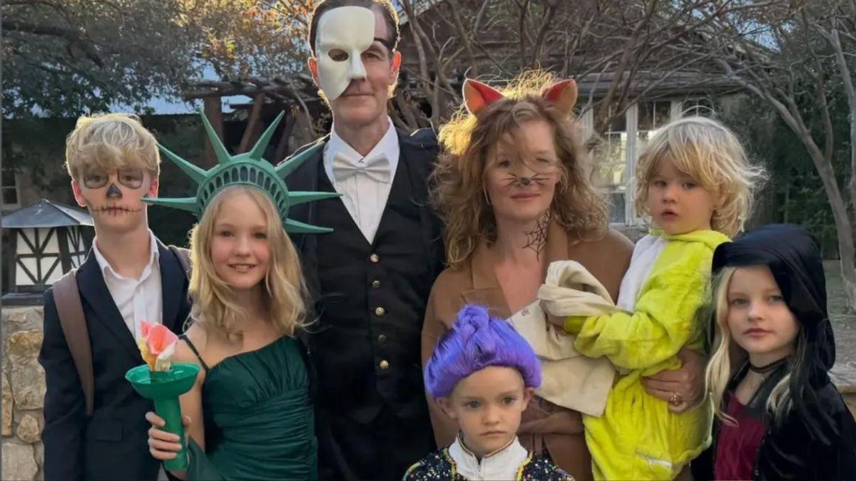 image of James and Kimberly shared six children.