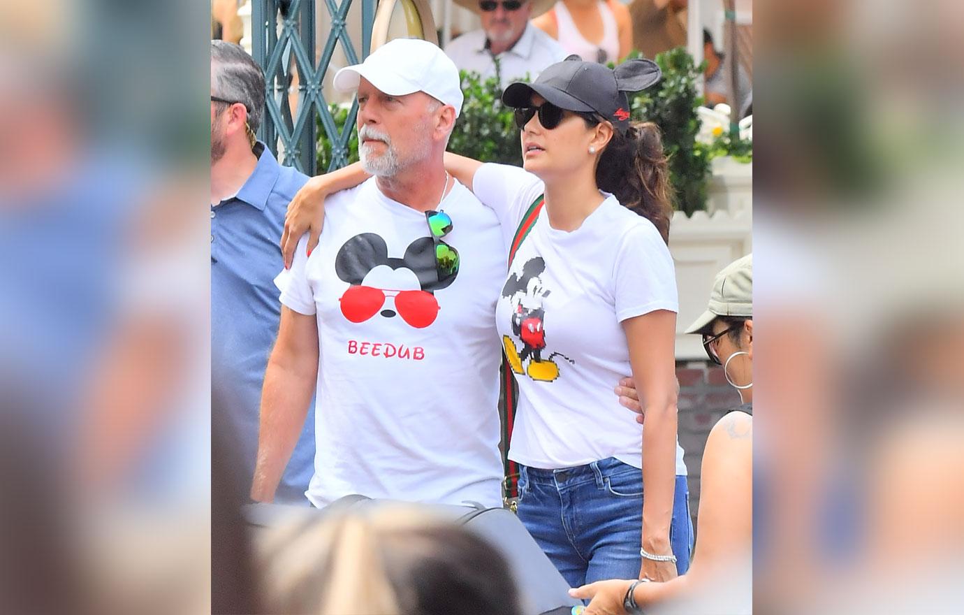 Bruce willis all 5 daughters day at disneyland 4