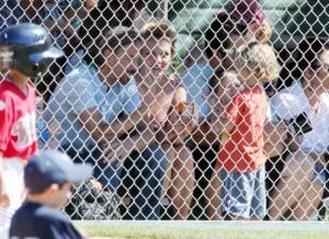 2011__04__Britney_Jason_April18_81 300×218.jpg