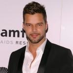 2010__11__okmagazine_ricky martin 149&#215;150.jpg