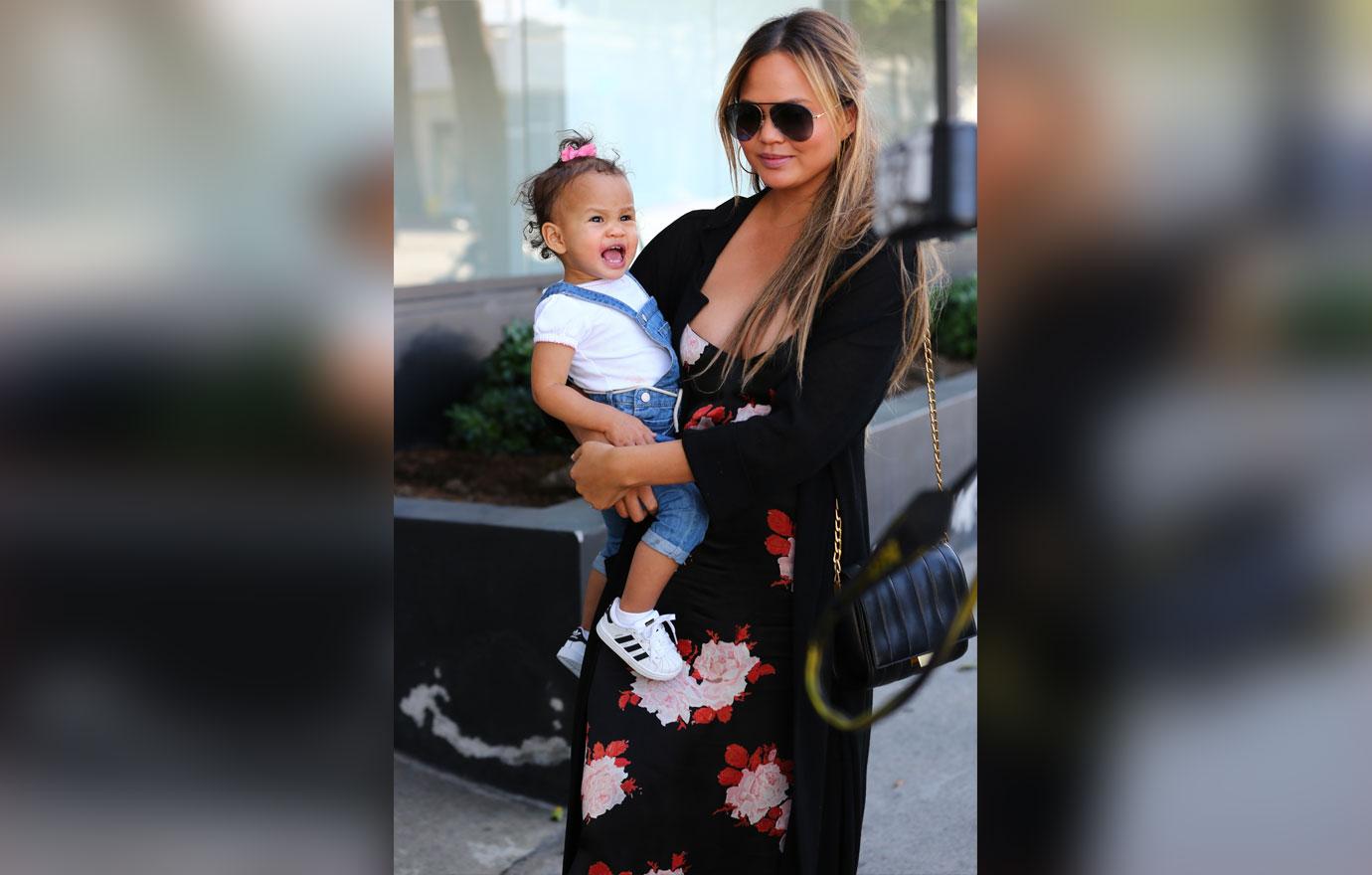 Chrissy teigen pregnant