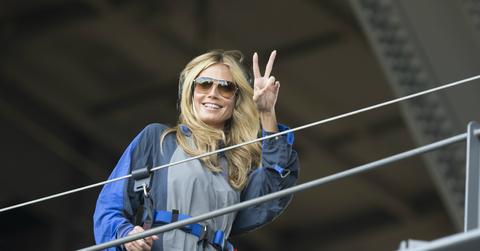 Heidi klum climbs sydney harbour bridge